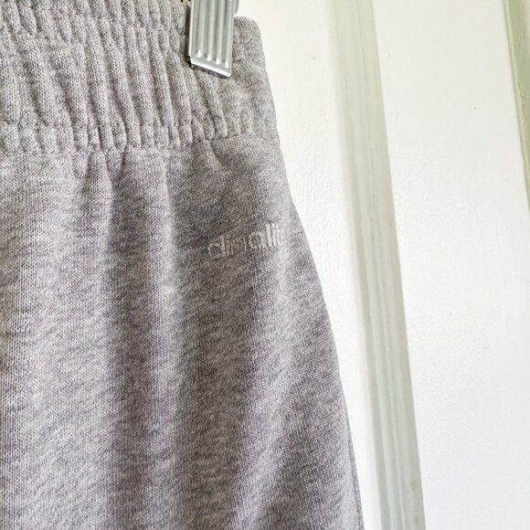 Adidas | Athletics Essential Linear Logo Fleece Jogger Sweatpants in Gray Medium - Picture 8 of 9